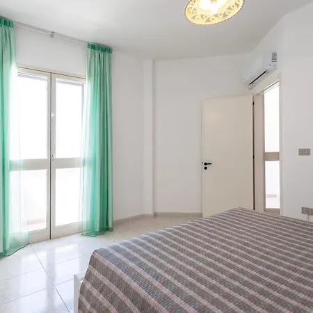 아파트 Casa Roberta A Torre San Giovanni 토레 산 지오반니 우겐토