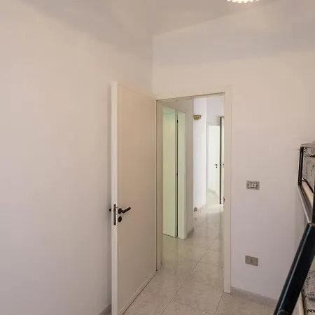 Casa Roberta A Torre San Giovanni 아파트 토레 산 지오반니 우겐토